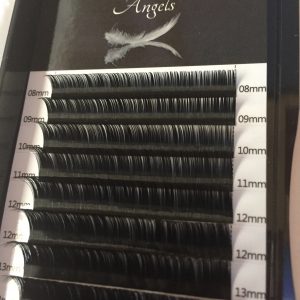 Tray of eyelash extensions