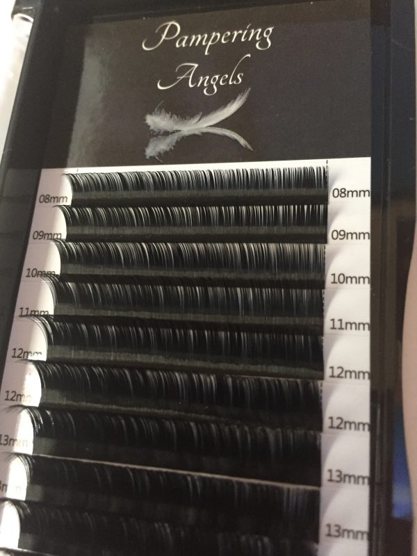 Tray of eyelash extensions